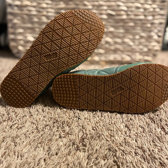 Teva Ember Mid Helix Green Quilted Shoe 🌈🛸 - Picture 11 of 11